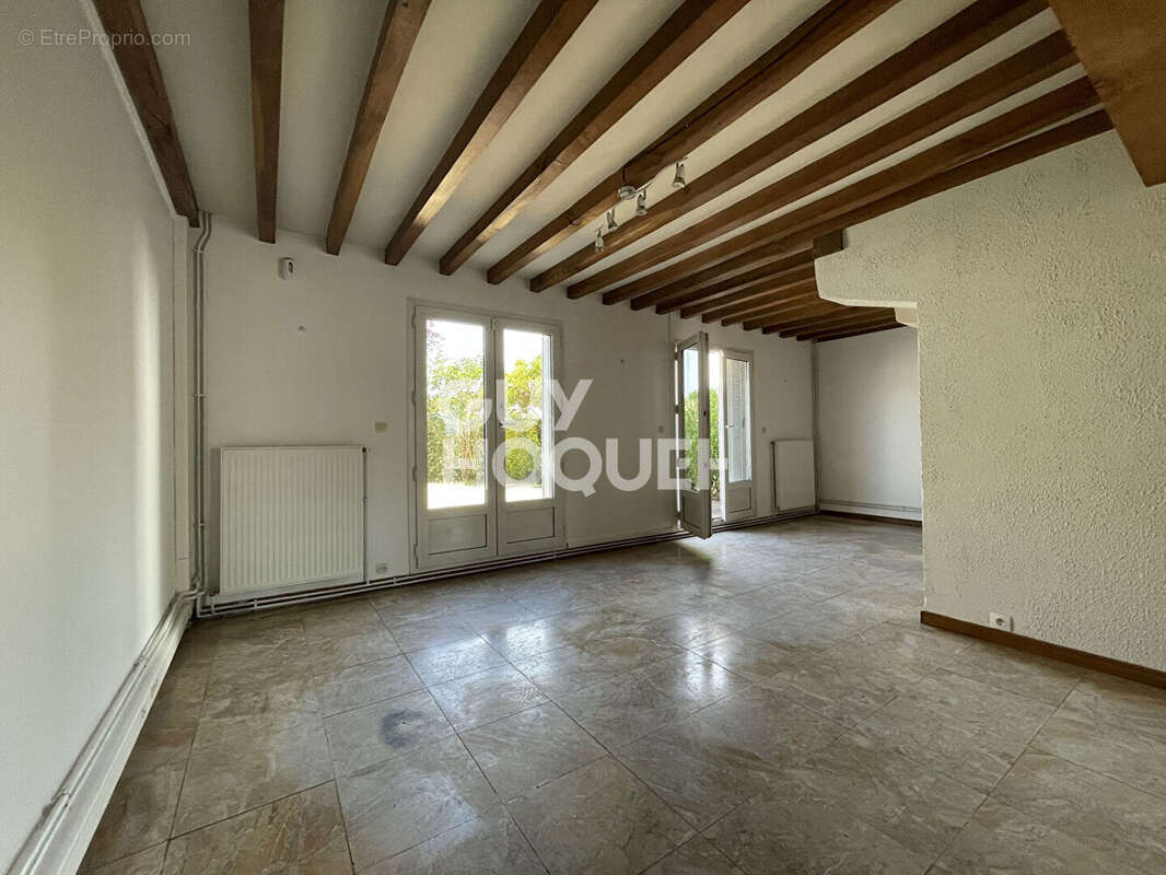 Maison à OZOIR-LA-FERRIERE