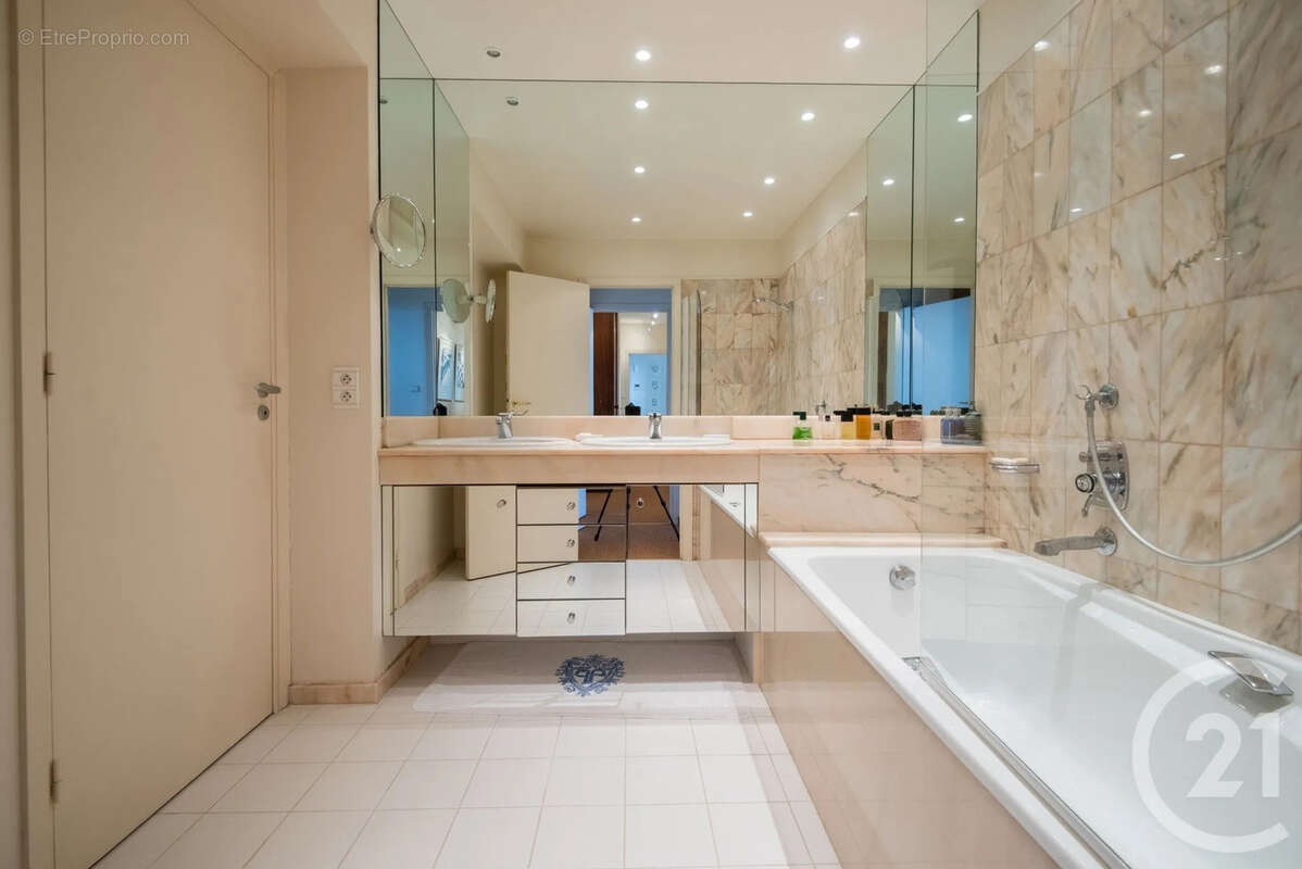 Appartement 117 m² à Nice  - photo 8