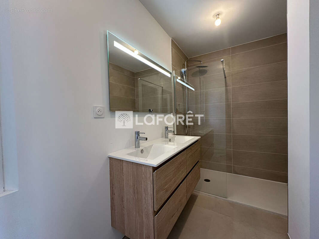 Appartement à MARSEILLE-9E