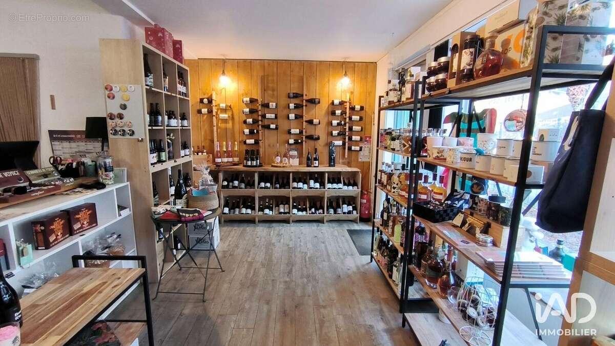 Photo 4 - Commerce à ARTIX