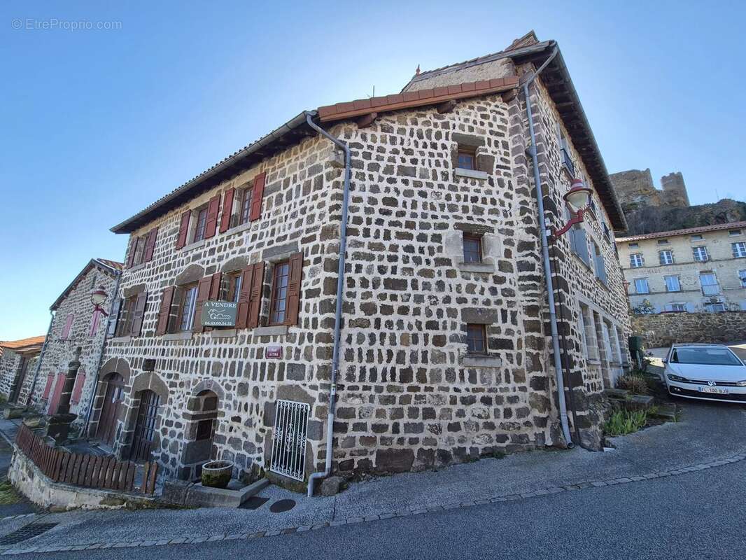 Maison à POLIGNAC