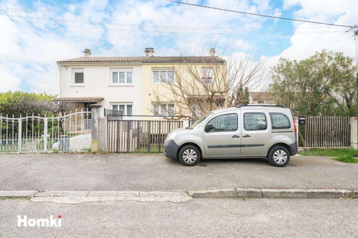 Maison à BOLLENE