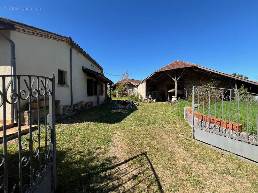 Appartement 160 m² à Bias  - photo 10
