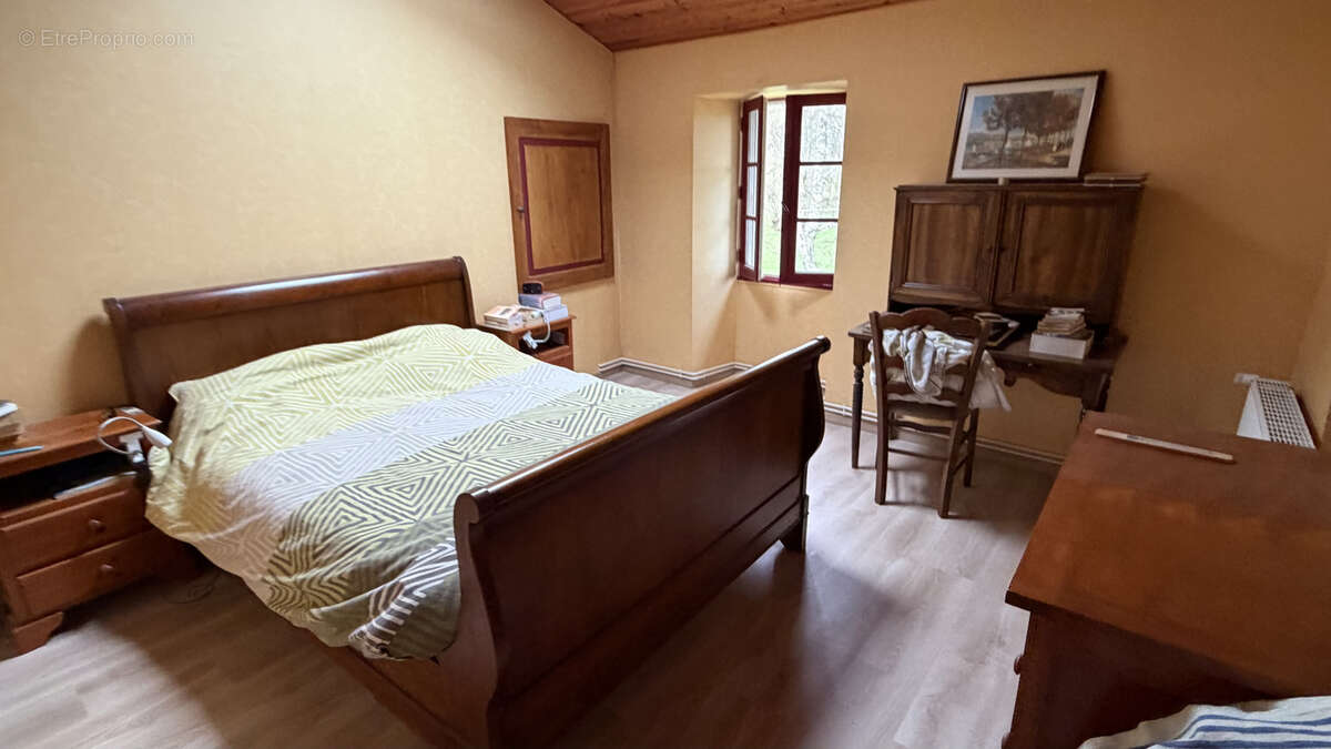 Maison à SAINT-JULIEN-DE-L'ESCAP