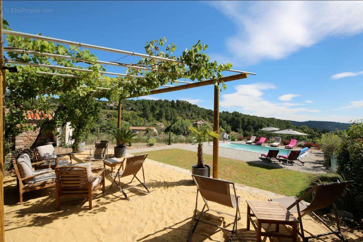 Maison à LES SALELLES