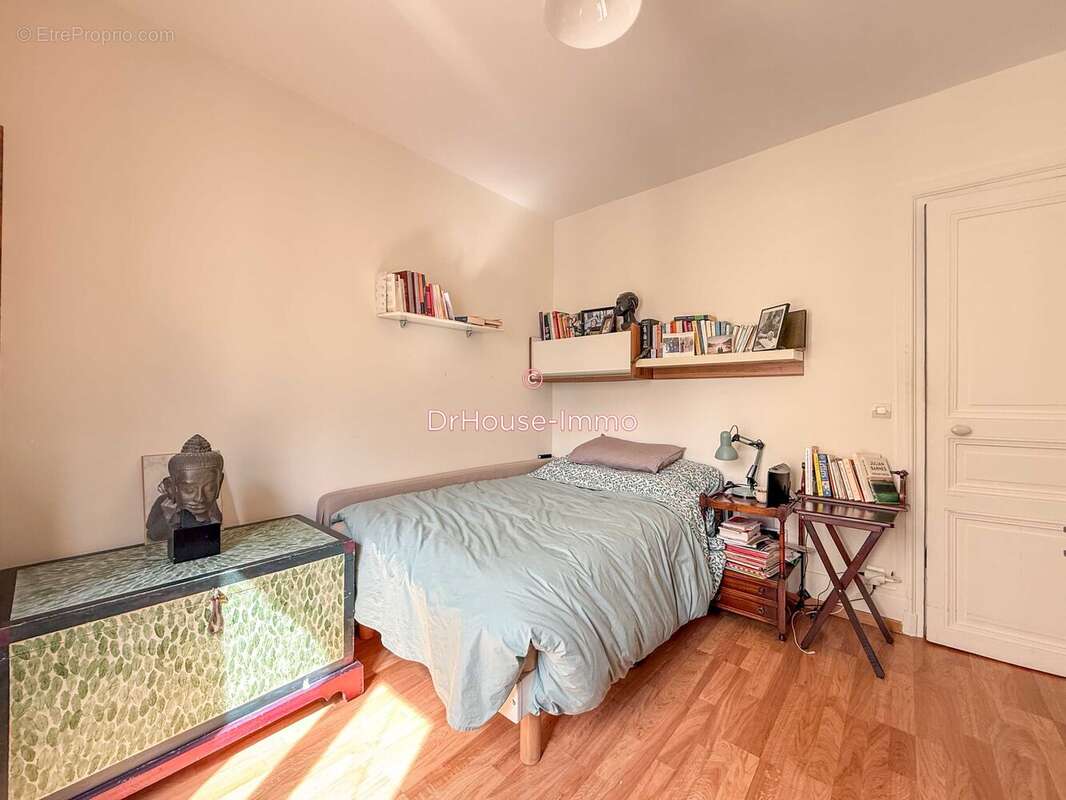 Appartement à LEVALLOIS-PERRET