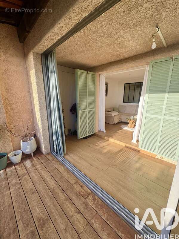 Photo 8 - Appartement à ROQUEBRUNE-SUR-ARGENS