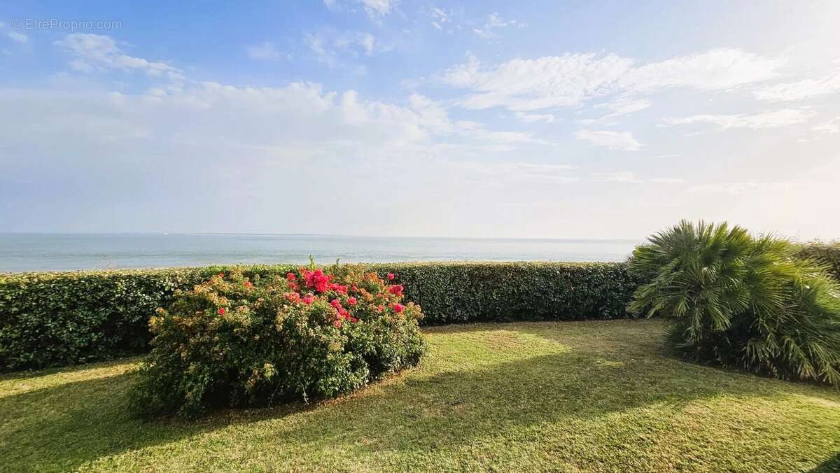 Maison à VAUX-SUR-MER