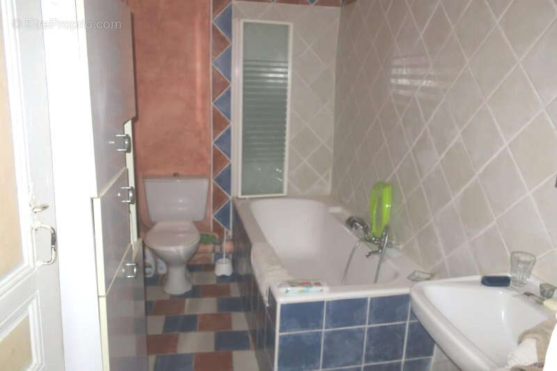 Lodève, immeuble de caractère 150 m2 habitables. - photo 8