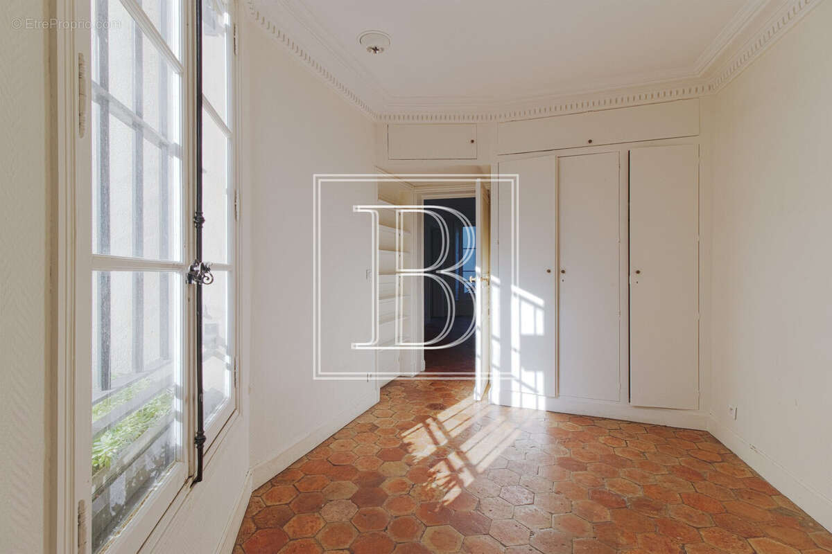 Appartement à PARIS-3E