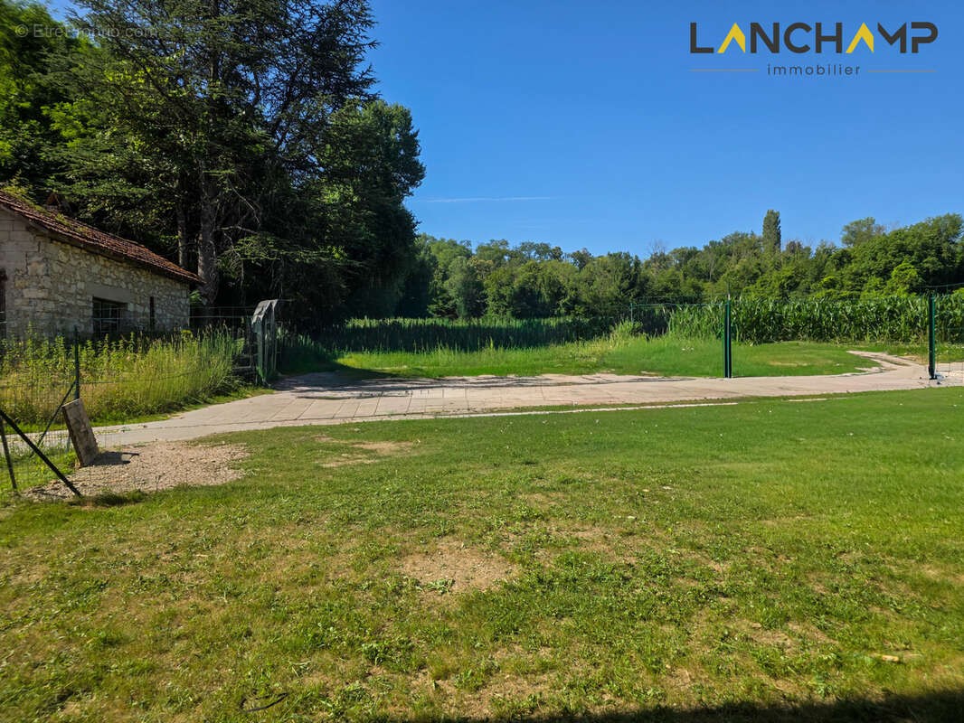Chanaz  Appartement neuf T3 de plain-pied avec jardin privatif - photo 9