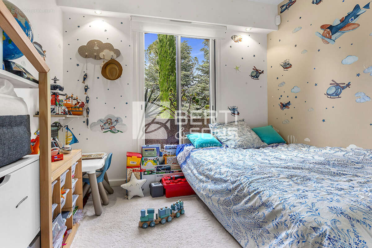 Appartement à MANDELIEU-LA-NAPOULE