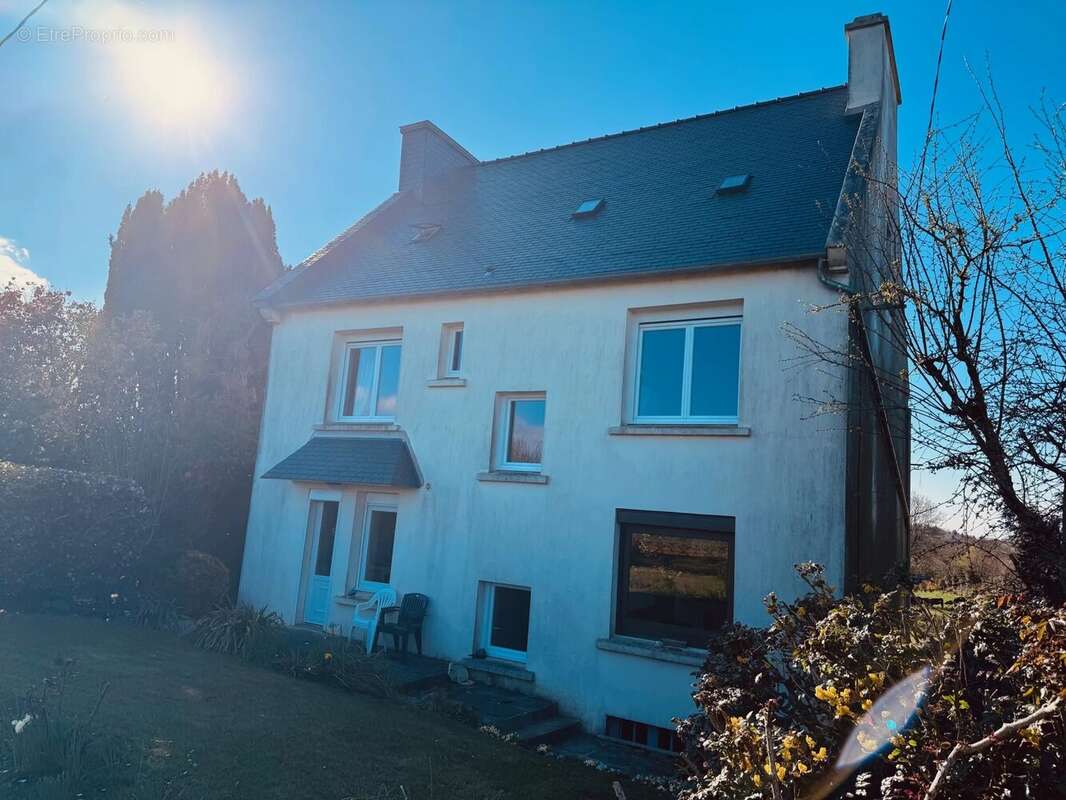 Maison à SAINT-SEGAL