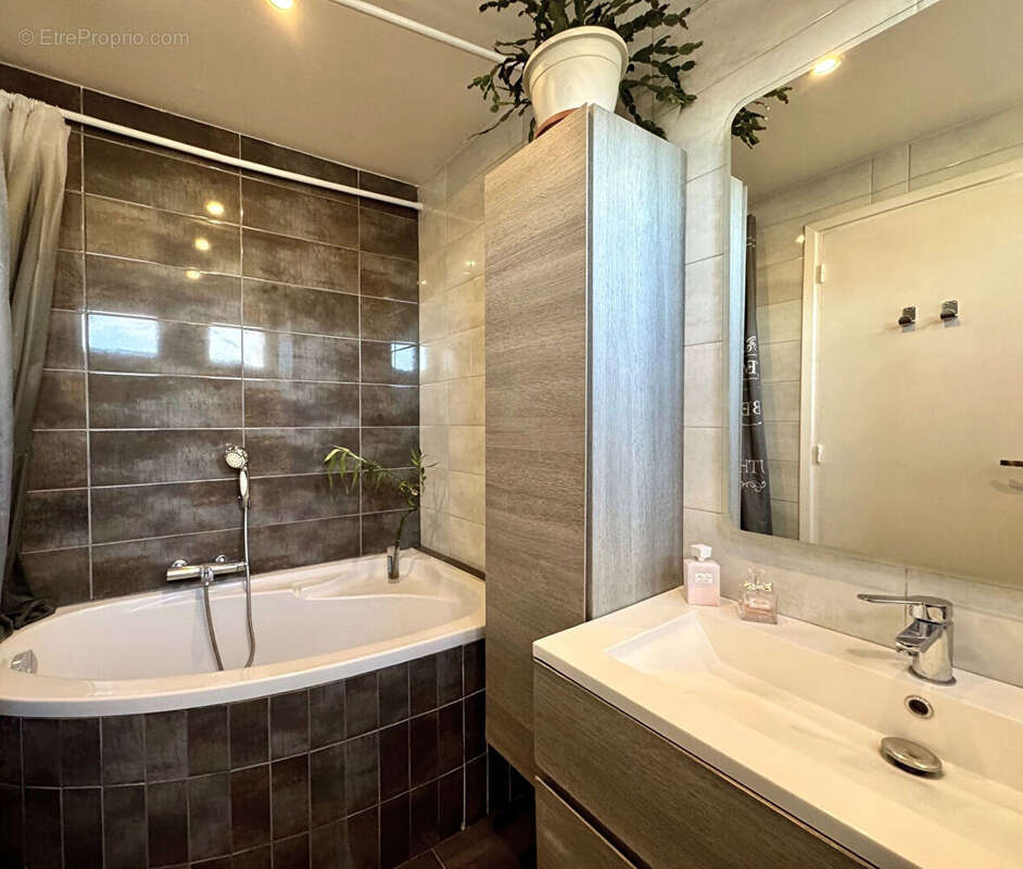 Appartement à MARSEILLE-9E