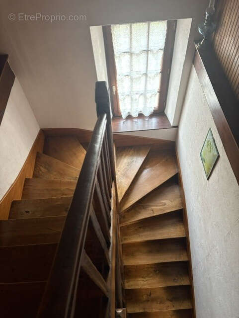 ERQUY - MAISON de 7 pièces + 2 logements - 209m2 habitables - photo 7