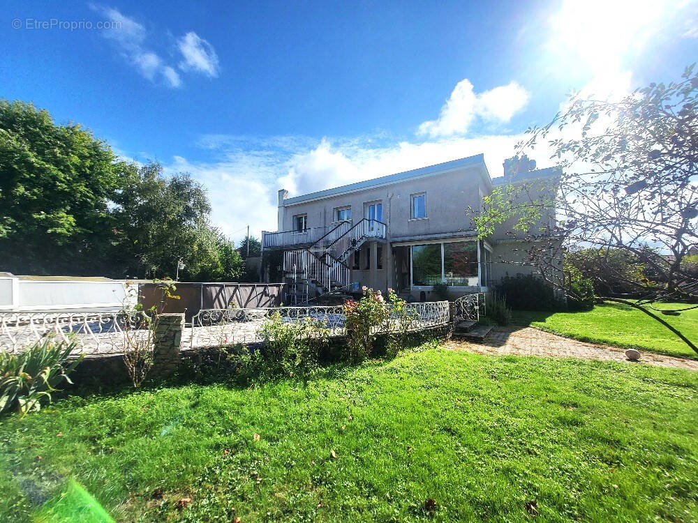 Maison à CHATILLON-SUR-CHALARONNE