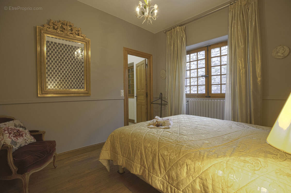 Maison à CHAUDES-AIGUES