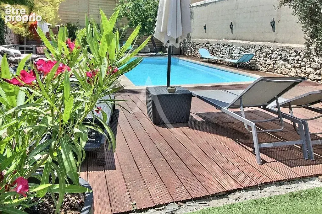 Marseille 10 - secteur larrat / romain rolland -  maison principale - 2 maisons de plain-pied independantes - piscine - jardin - - photo 4