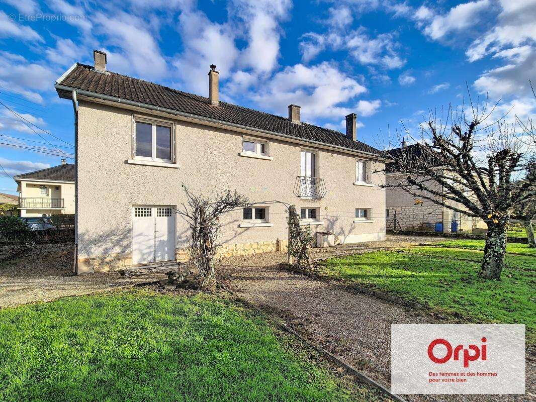 Maison à TERRASSON-LAVILLEDIEU