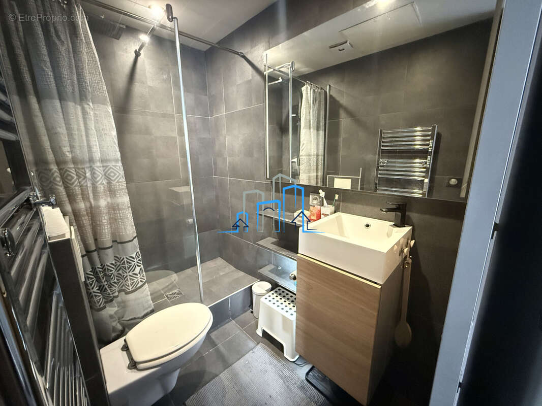 Appartement à PARIS-11E