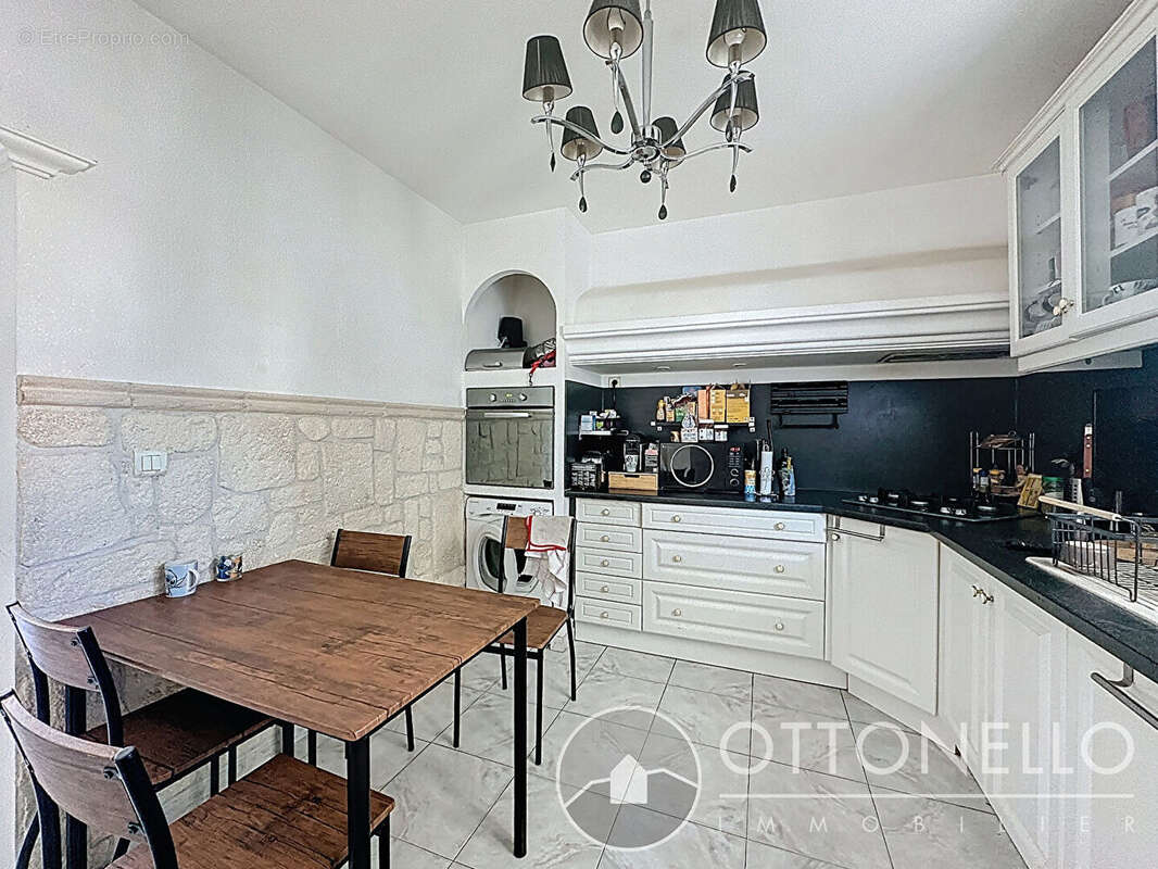 Maison à ROQUEBRUNE-SUR-ARGENS