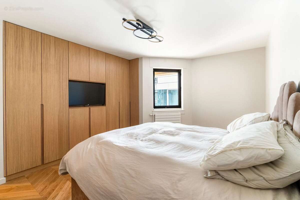 Appartement à LEVALLOIS-PERRET