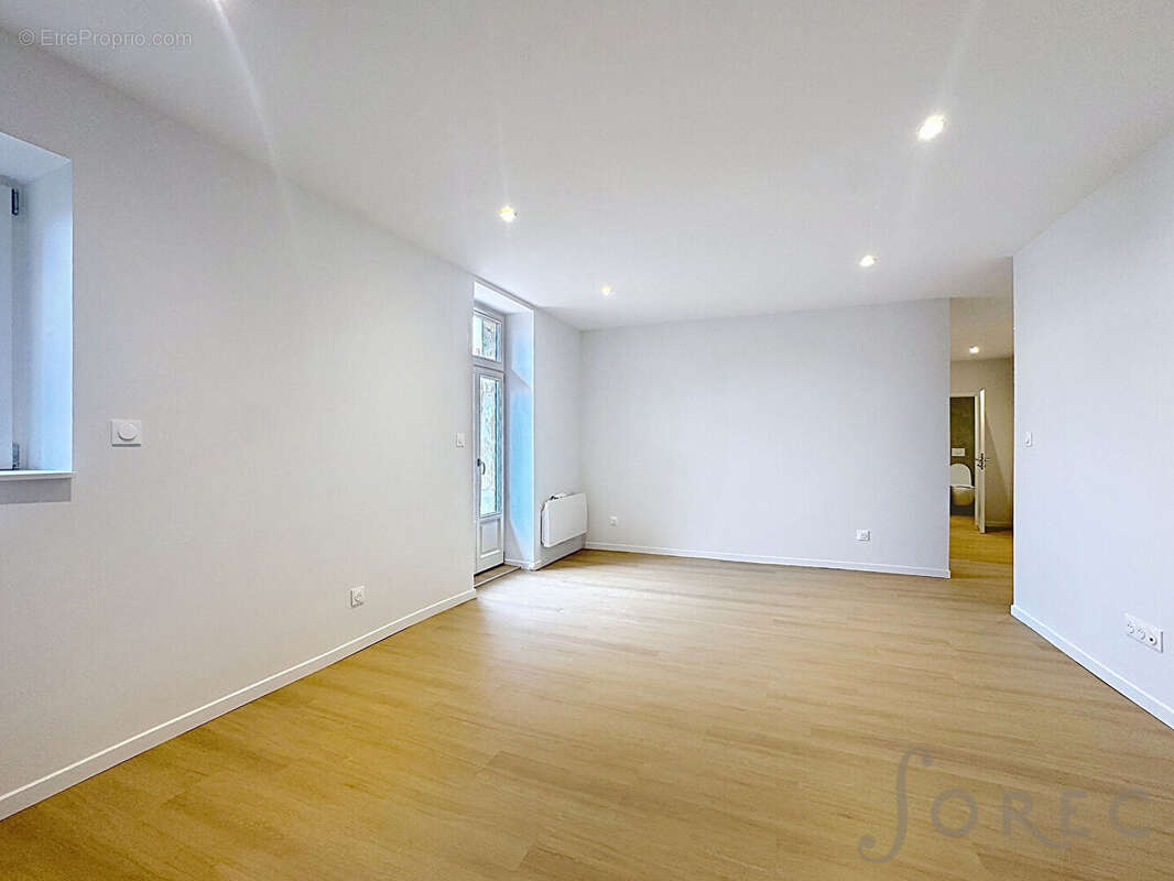 MONTIGNY-LÈS-METZ - T3 d'exception de 57.63 m² avec grande terrasse - État neuf - photo 4