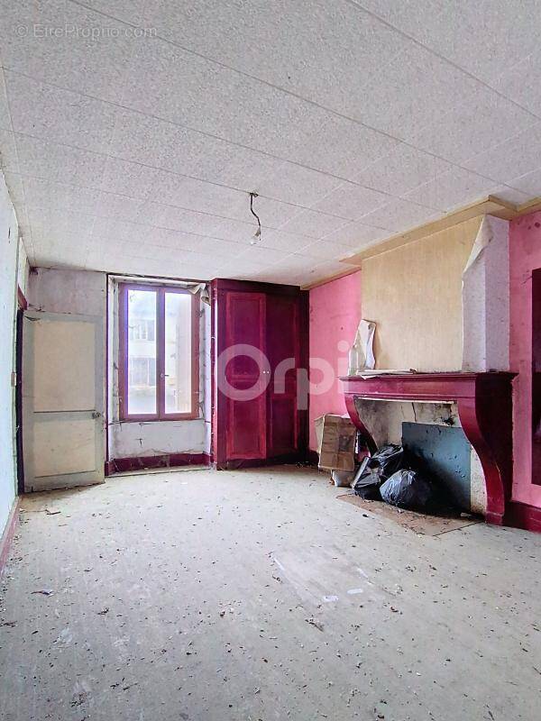 Maison à DOULEVANT-LE-CHATEAU