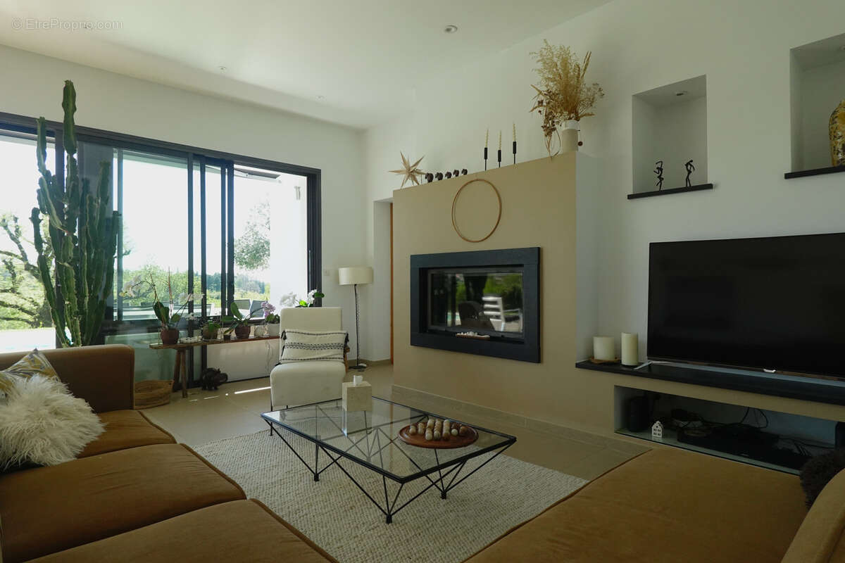 Maison à CAMBLANES-ET-MEYNAC