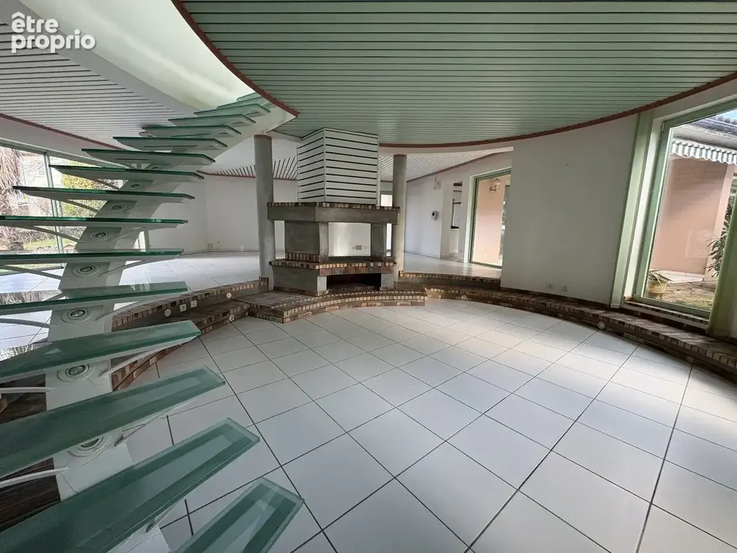 Maison d'architecte aux volumes généreux et secteur prisé - photo 2