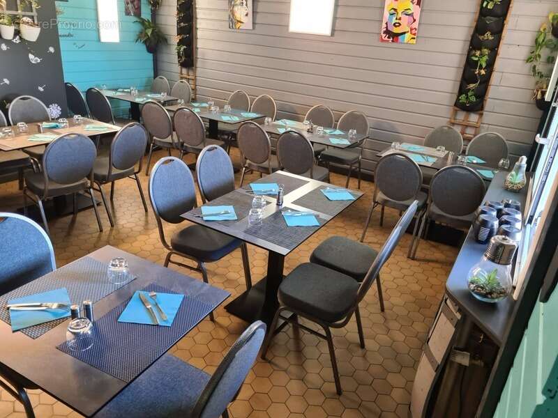 Commerce à NIEUL-LE-DOLENT