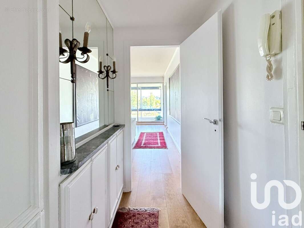 Photo 3 - Appartement à COURBEVOIE