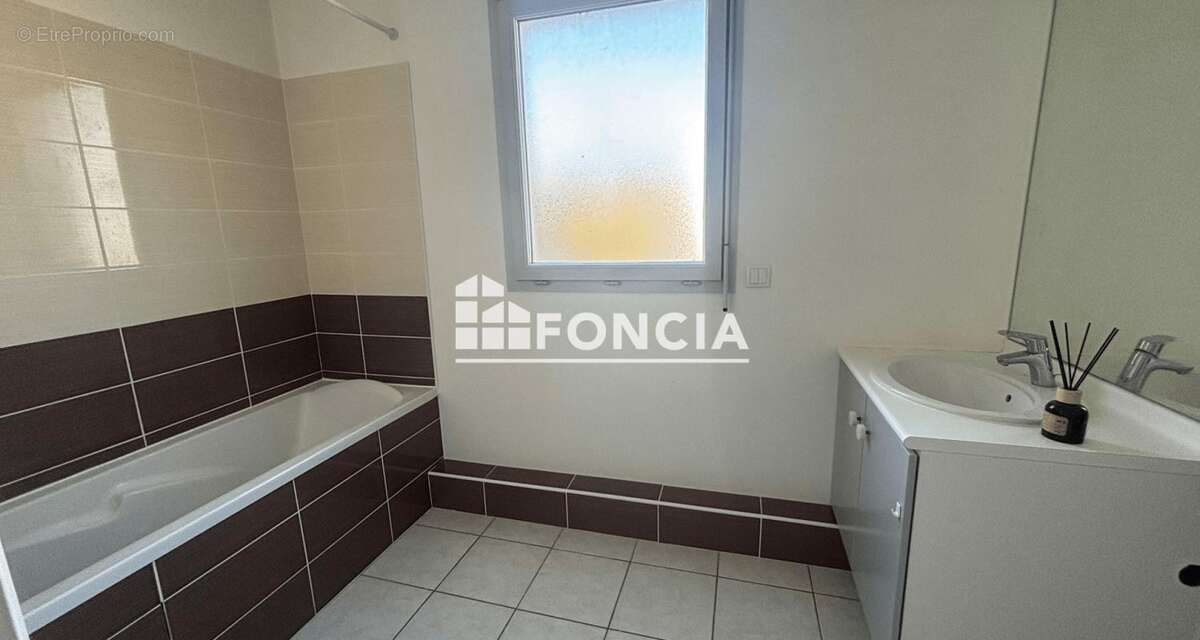Appartement à DECINES-CHARPIEU