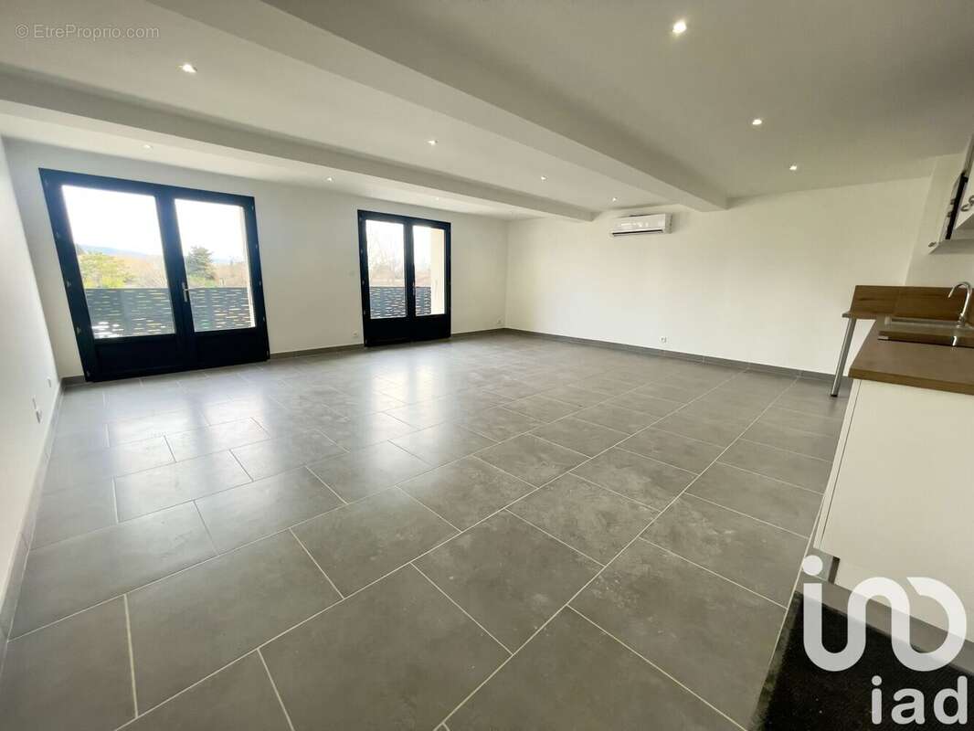 Photo 4 - Appartement à SAINTE-CECILE-LES-VIGNES