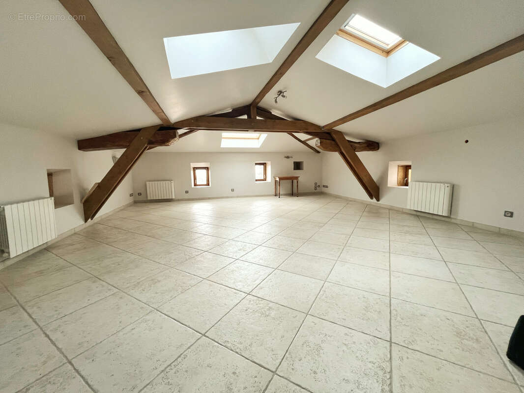 Appartement à PONTCHARRA-SUR-TURDINE