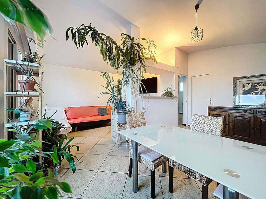 Appartement à MARSEILLE-9E