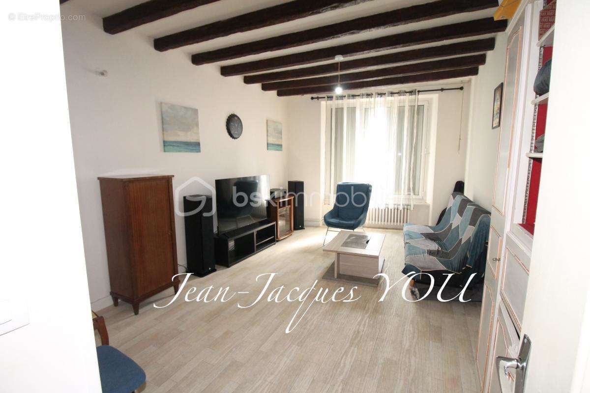 Maison à SAINT-HILAIRE-DU-HARCOUET