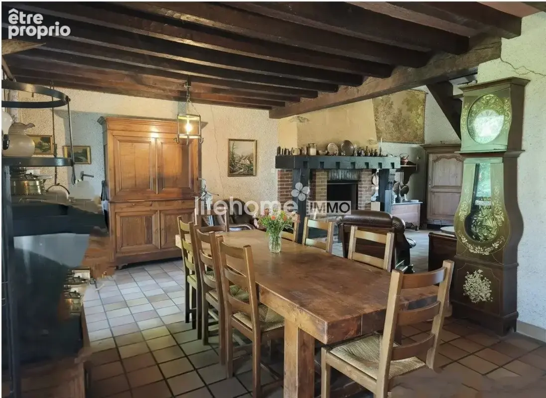 Maison 6 pièces 210 m² à vendre à Thevet-Saint-Julien (36400) - photo 2