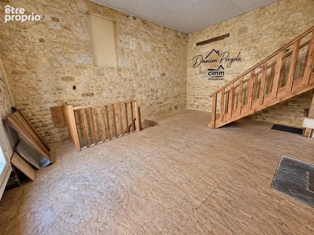 Immeuble de rapport avec habitation et local commercial au cœur de Montignac-Lascaux - photo 9