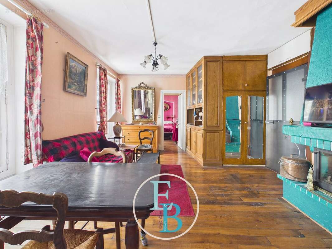 Appartement à PARIS-11E