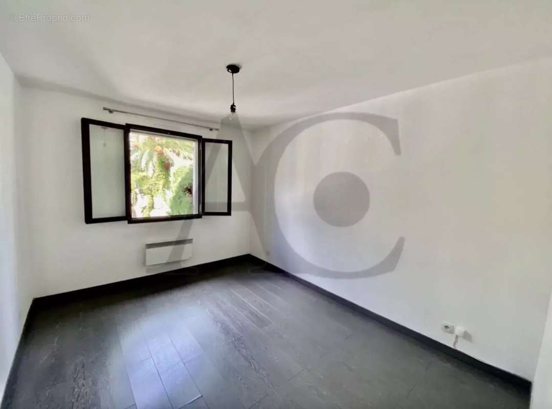 Appartement à VILLENEUVE-LOUBET