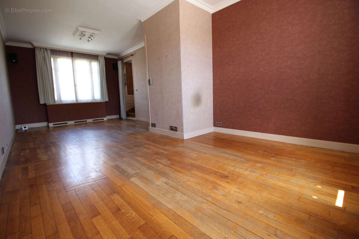 Maison à SARTROUVILLE