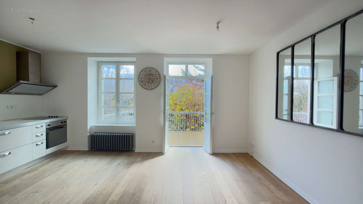Appartement à VETRAZ-MONTHOUX