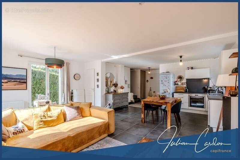 Maison à PERS-JUSSY