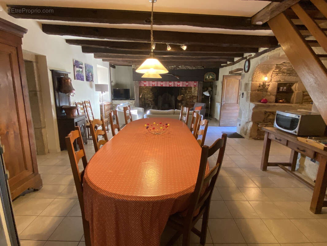 Maison à LAVAL-DE-CERE