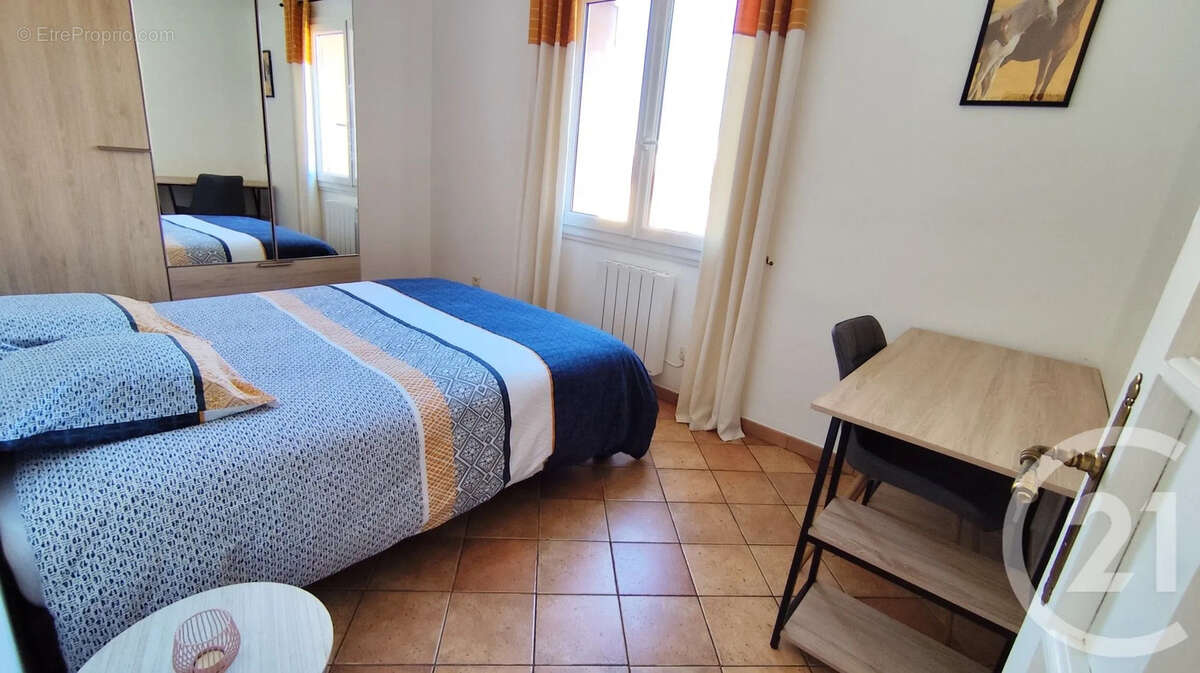 Appartement à MARSEILLE-4E