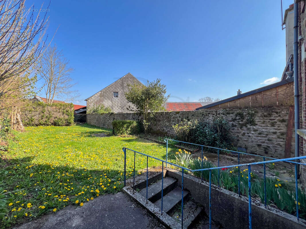 Maison à SAINT-GEORGES-DES-GROSEILLERS