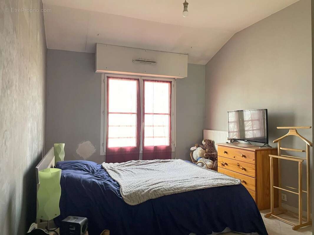 Dernier étage, sans ascenseur, Appartement T3 - 69.5 m² - Blordière - photo 7