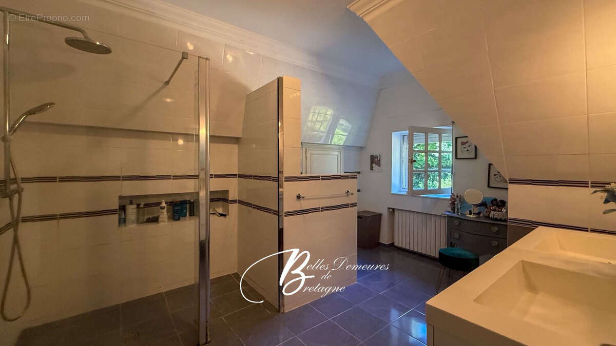 A vendre belle demeure sur plus d'un hectare avec piscine à 10 minutes de Morlaix, Finistère - photo 17