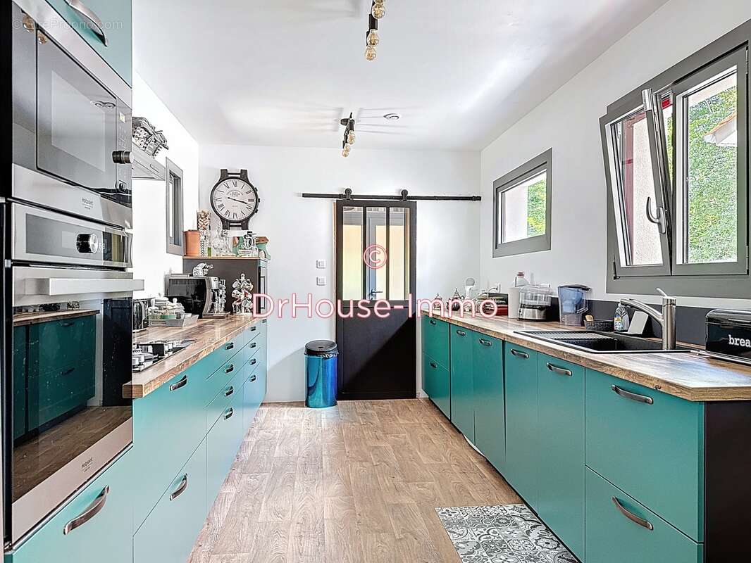 Maison à NOTRE-DAME-DE-SANILHAC